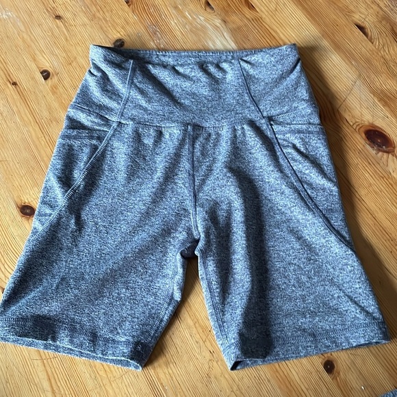 Seaa Athletics Women's Heather Gray Active Set |Shorts + Sports Bra - Picture 3 of 7